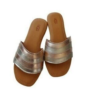 NWOT Ugg sandals